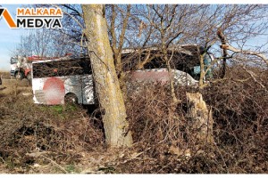 Malkara'da yolcu otobüsü şarampole girdi: Bagajda uyuyan muavin yaralandı