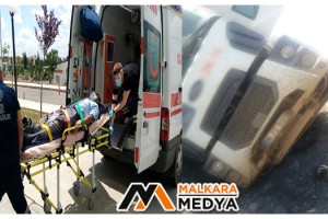 Malkara'da hafriyat kamyonu devrildi: 1 yaralı