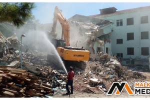 Eski Malkara Devlet Hastanesi’nin yıkımına başlandı