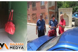 Malkara'da namaza geldiler, cami kapısında asılı çantayı görünce şoke oldular