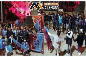 Trabzonspor’un Malkara’daki taraftarları şampiyonluğu, “Horon Oynayarak” kutladı